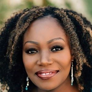 Meet your Posher, Vona